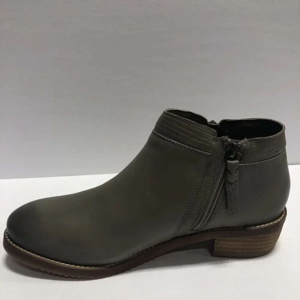 SoftWalk Women’s Rubi Zip Ankle Boot Size 8.5 M